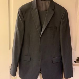 Caravelli Charcoal Slim Suit - 38 R, 32W